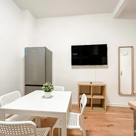 Tolstov - Several 1 Fitter With Kitchen And Washing Machine - 25 Min Messe Dus شقة دوسبرغ