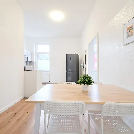 Tolstov - Several 1 Fitter With Kitchen And Washing Machine - 25 Min Messe Dus شقة دوسبرغ