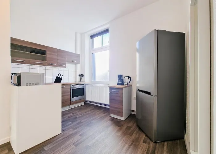 Tolstov - Several 1 Fitter With Kitchen And Washing Machine - 25 Min Messe Dus 杜伊斯堡