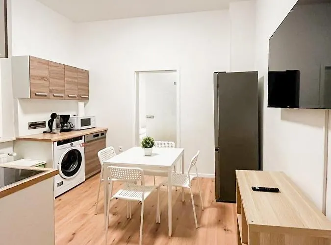 Tolstov - Several 1 Fitter With Kitchen And Washing Machine - 25 Min Messe Dus * 杜伊斯堡