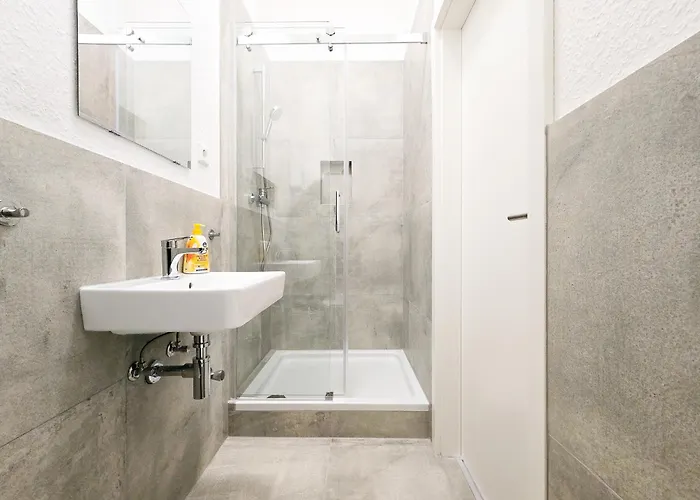 Tolstov - Several 1 Fitter With Kitchen And Washing Machine - 25 Min Messe Dus 公寓 杜伊斯堡